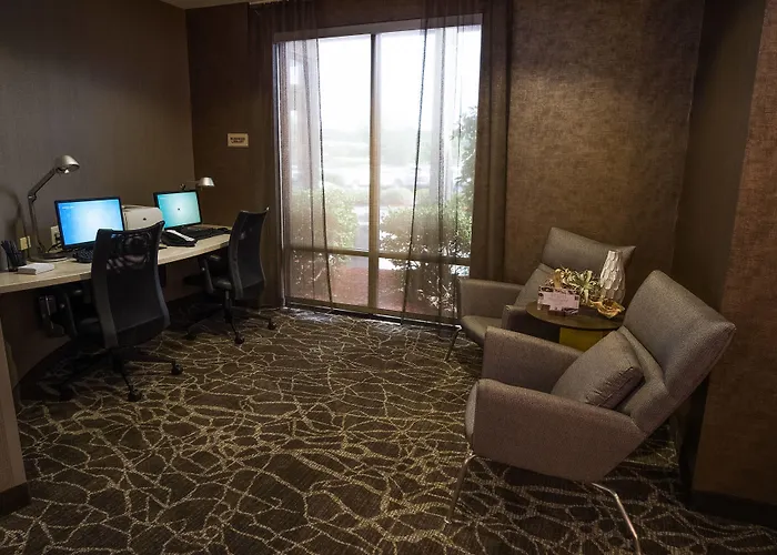 Springhill By Marriott Hanes Mall Hotel 3*